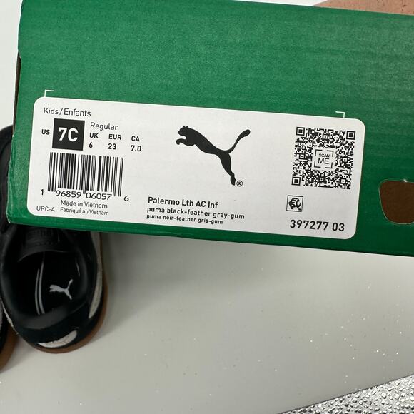 Puma Kids Sneakers in Black and White - Picture 6 of 11